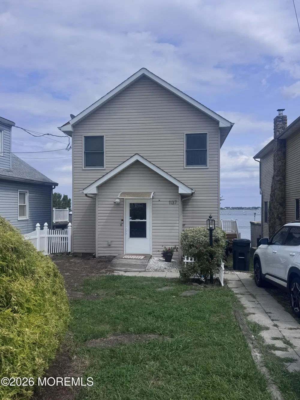 1137 Woodmere Drive Cliffwood Beach, NJ 07735