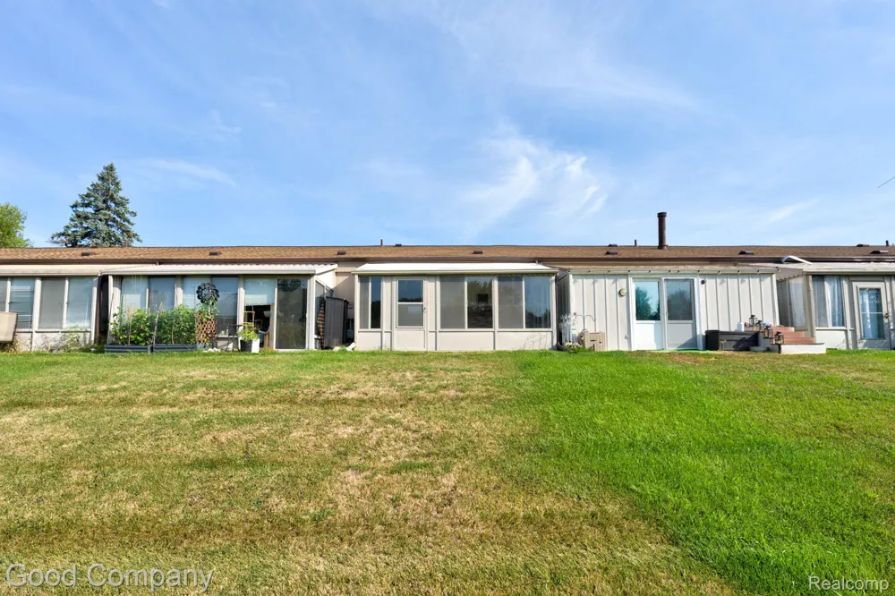 25219 Potomac Drive South Lyon City, MI 48178