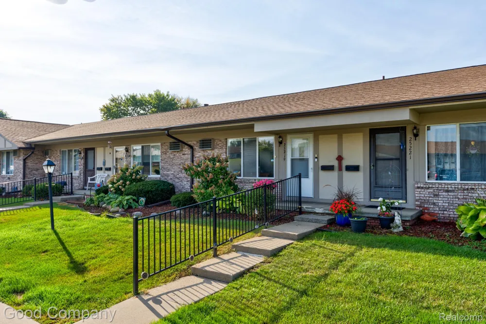 25219 Potomac Drive South Lyon City, MI 48178