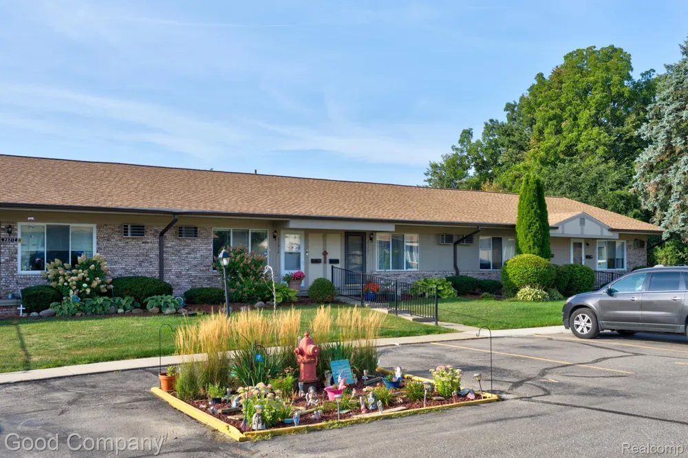 25219 Potomac Drive South Lyon City, MI 48178