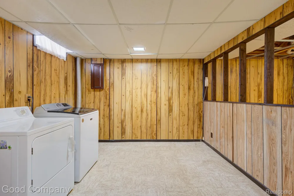 25219 Potomac Drive South Lyon City, MI 48178