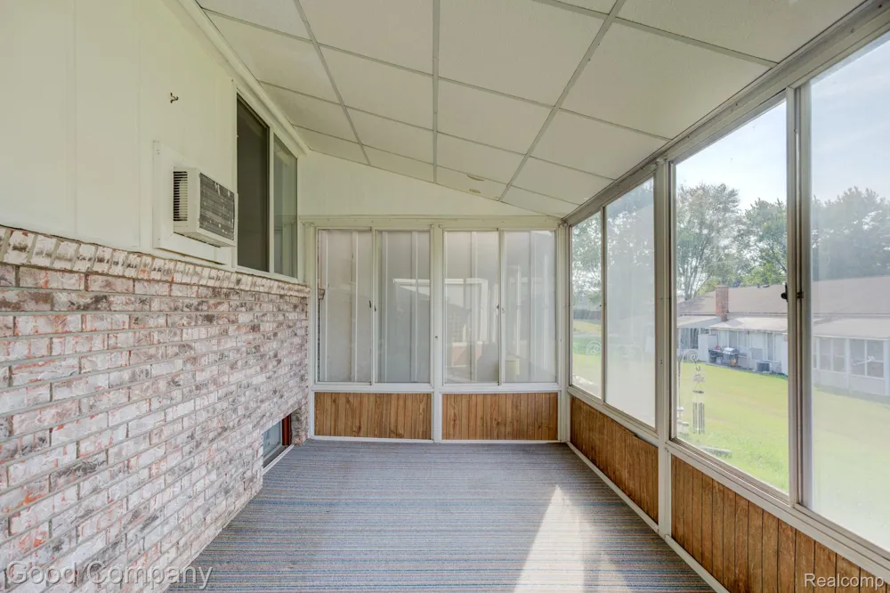 25219 Potomac Drive South Lyon City, MI 48178