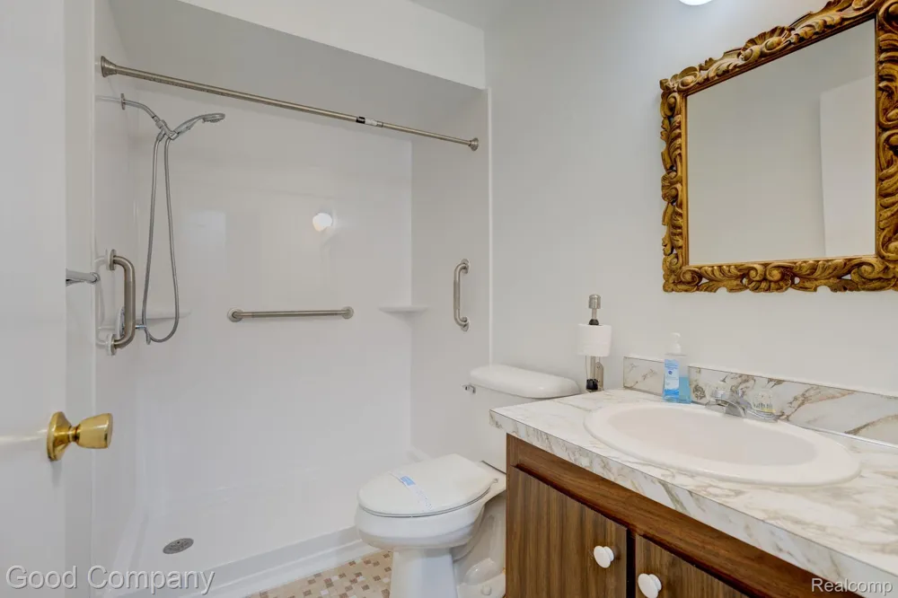 25219 Potomac Drive South Lyon City, MI 48178