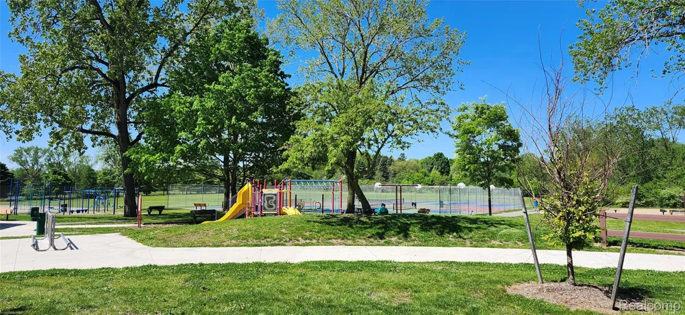 2700 VENDOME AVENUE Rochester Hills City, MI 48309