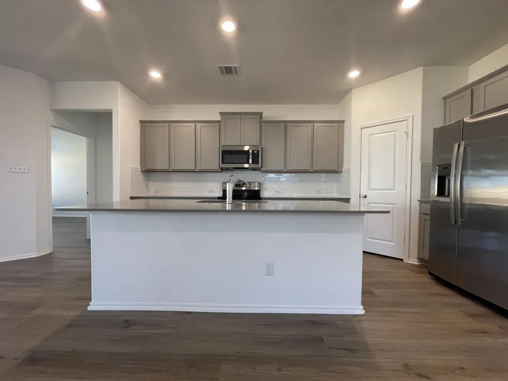 136 Perfect World Loop Jarrell, TX 76537