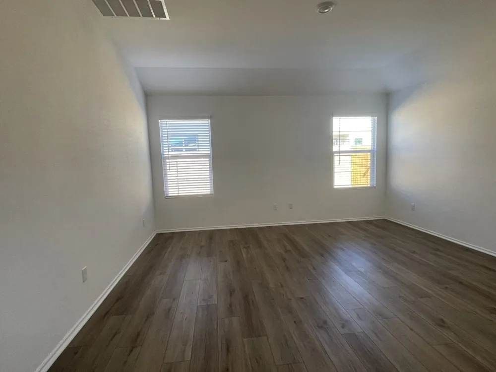 136 Perfect World Loop Jarrell, TX 76537
