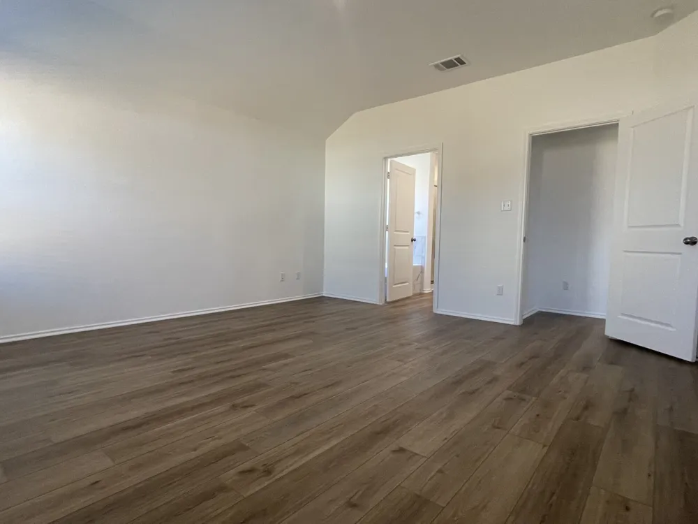 136 Perfect World Loop Jarrell, TX 76537