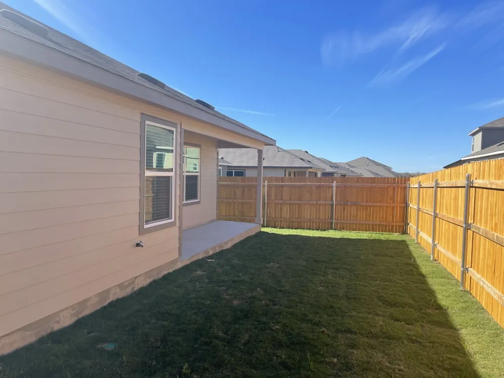 136 Perfect World Loop Jarrell, TX 76537