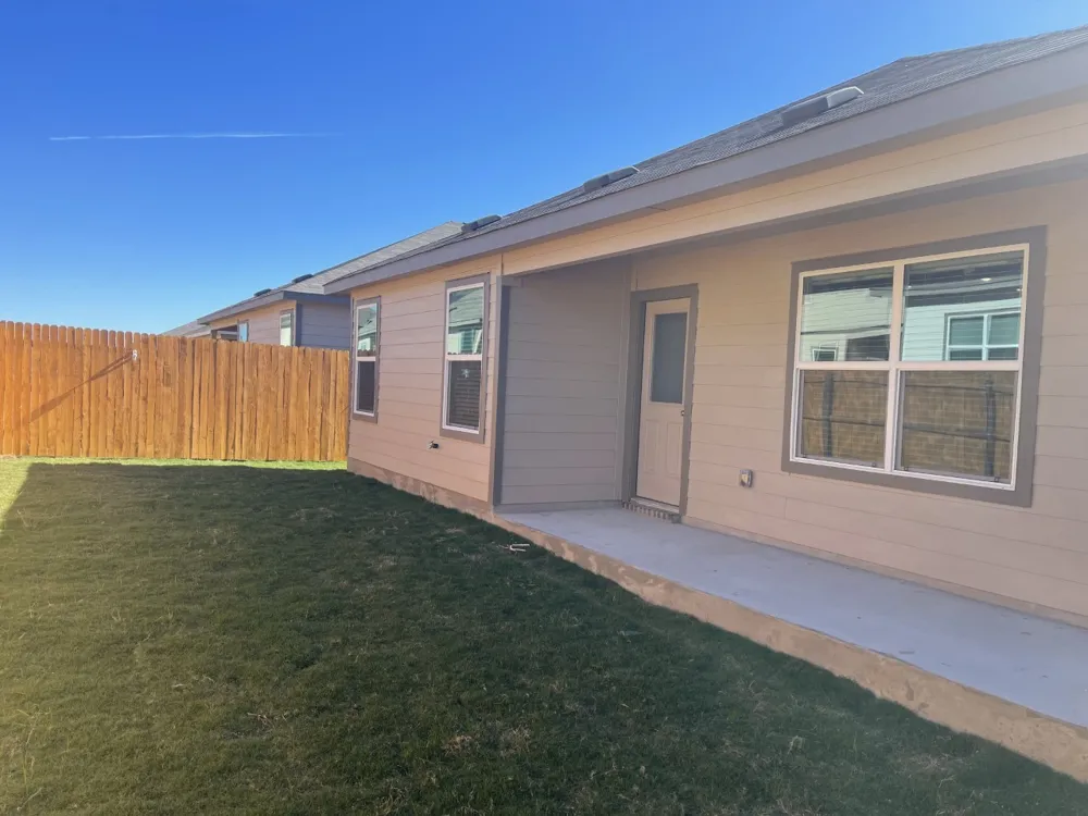 136 Perfect World Loop Jarrell, TX 76537