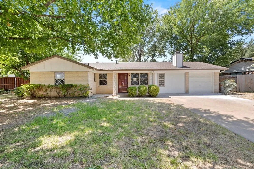 2921 Needles Street Euless, TX 76040