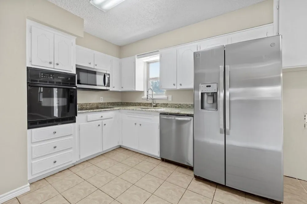 2921 Needles Street Euless, TX 76040
