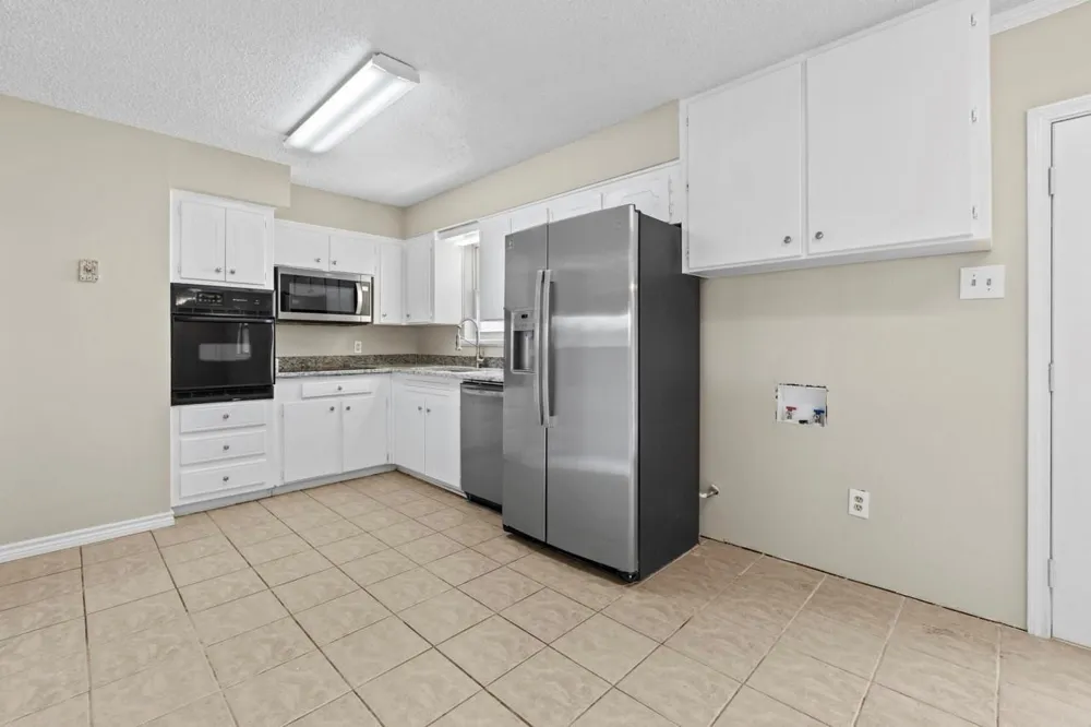 2921 Needles Street Euless, TX 76040