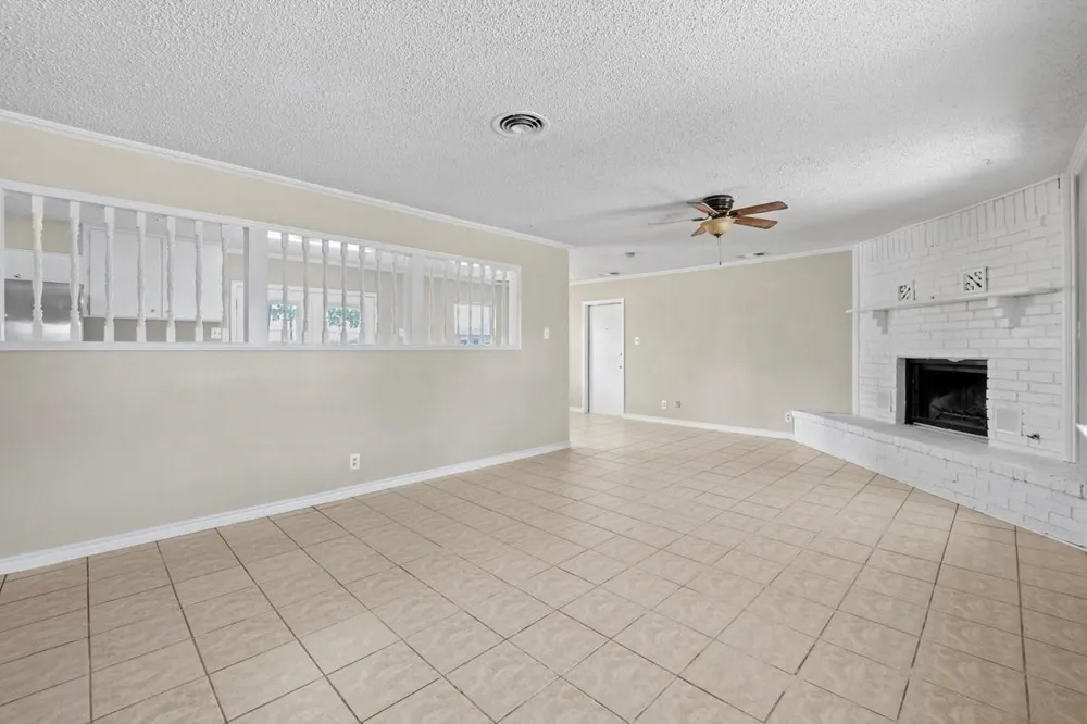 2921 Needles Street Euless, TX 76040