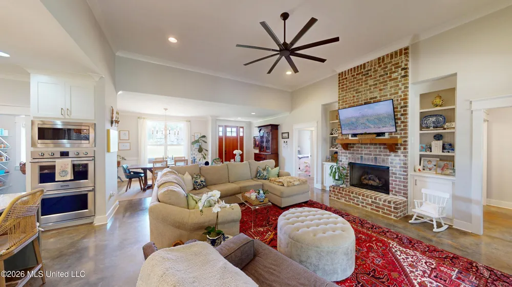 856 E Woodford Cove Hernando, MS 38632