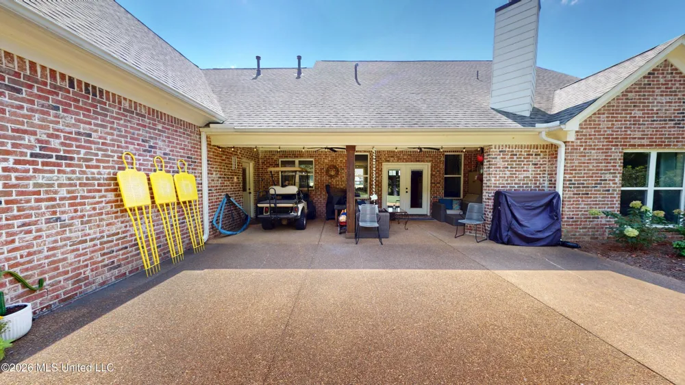 856 E Woodford Cove Hernando, MS 38632