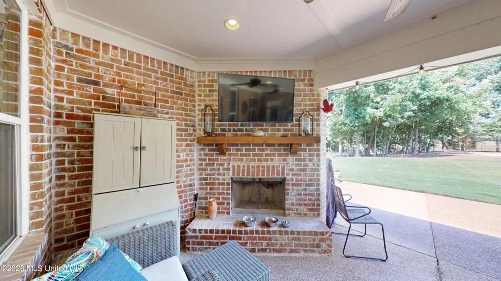 856 E Woodford Cove Hernando, MS 38632