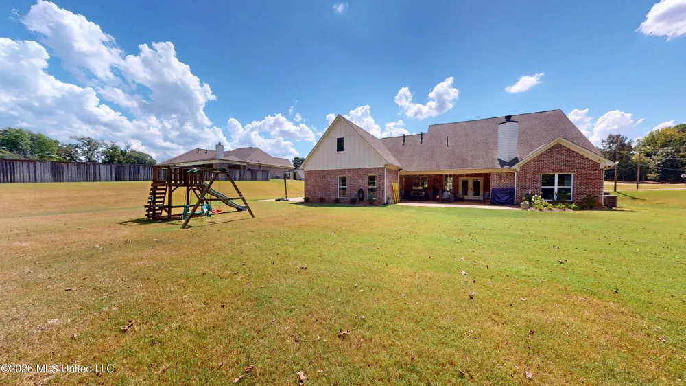 856 E Woodford Cove Hernando, MS 38632