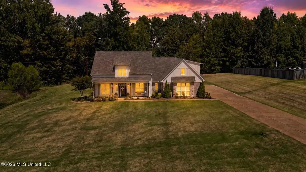 856 E Woodford Cove Hernando, MS 38632