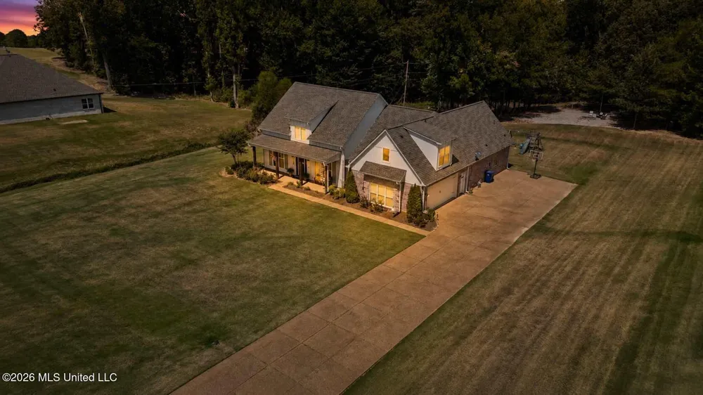 856 E Woodford Cove Hernando, MS 38632