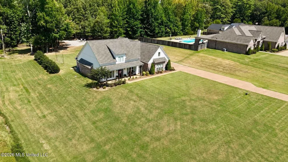 856 E Woodford Cove Hernando, MS 38632