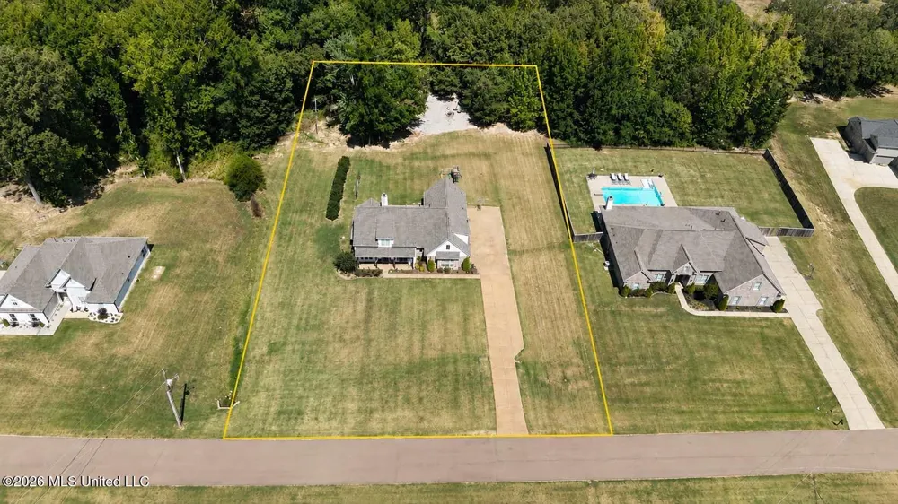 856 E Woodford Cove Hernando, MS 38632