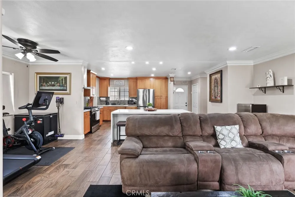 1313 E Merona Place Anaheim, CA 92805