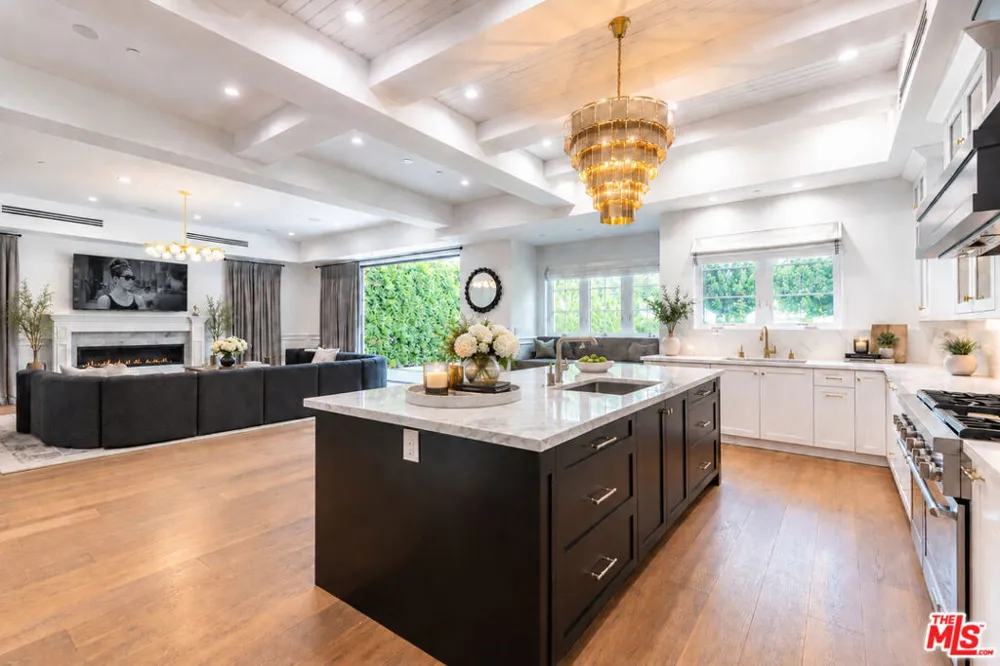 5162 Otis Avenue Los Angeles, CA 91356