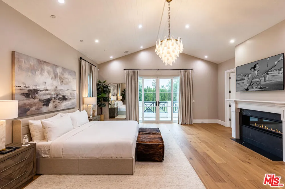 5162 Otis Avenue Los Angeles, CA 91356