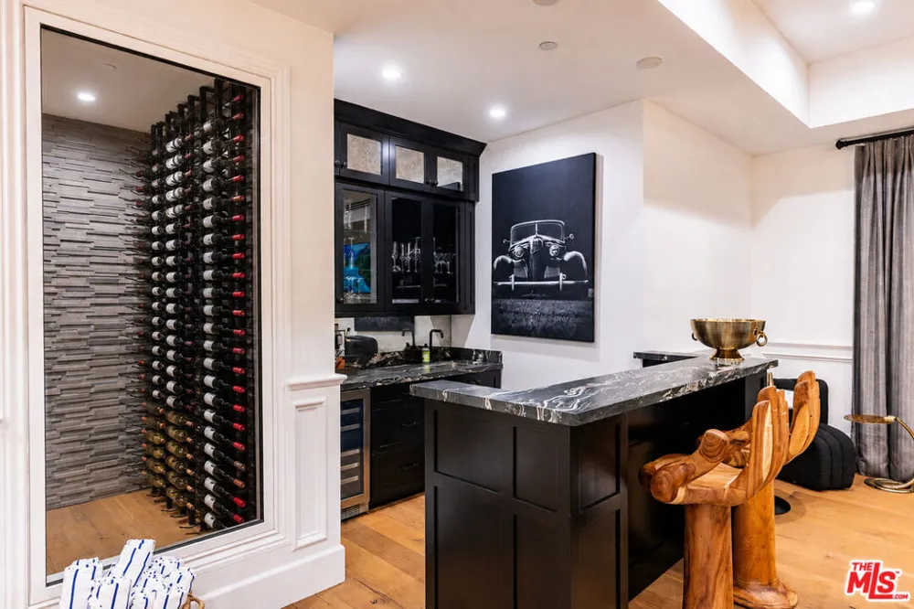 5162 Otis Avenue Los Angeles, CA 91356