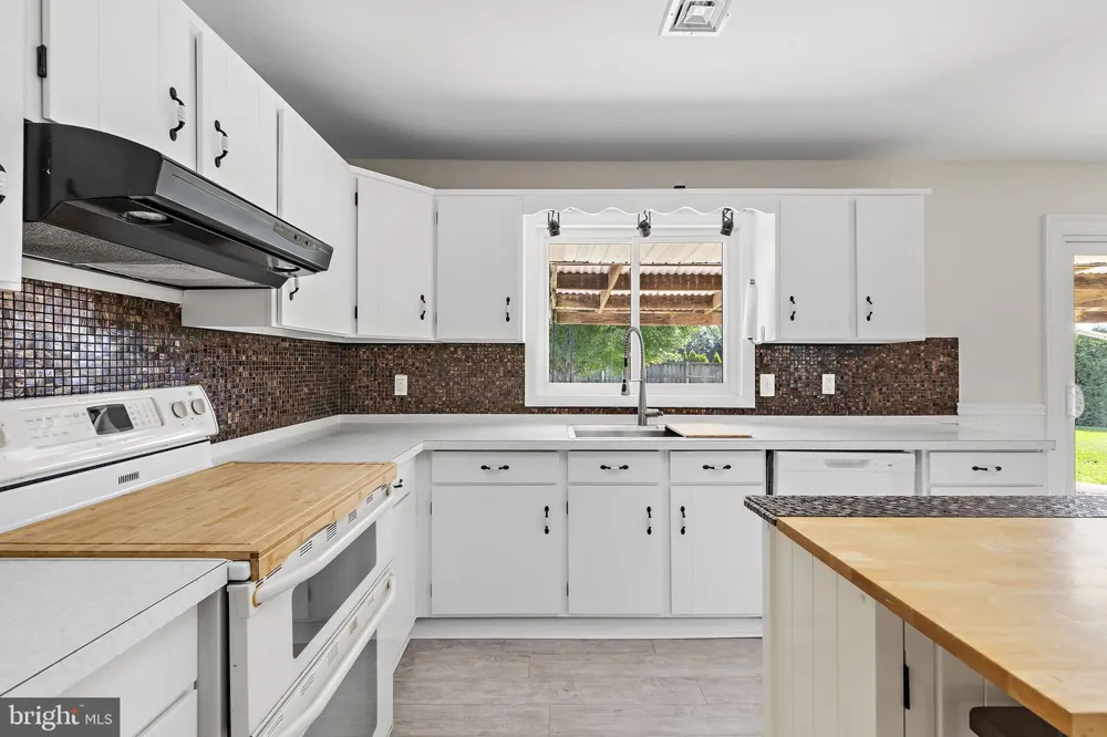 5409 NORRISVILLE ROAD White Hall, MD 21161