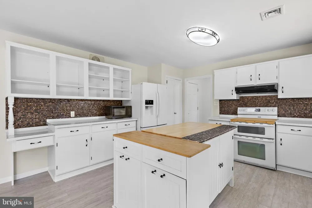 5409 NORRISVILLE ROAD White Hall, MD 21161