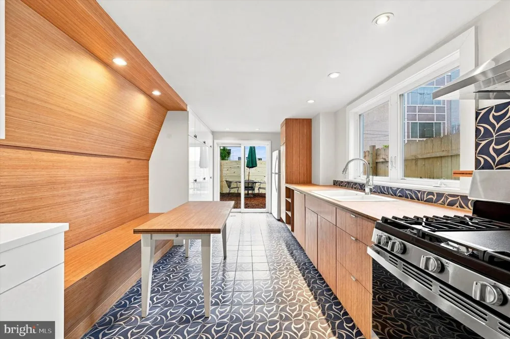 1136 3RD STREET Philadelphia, PA 19123