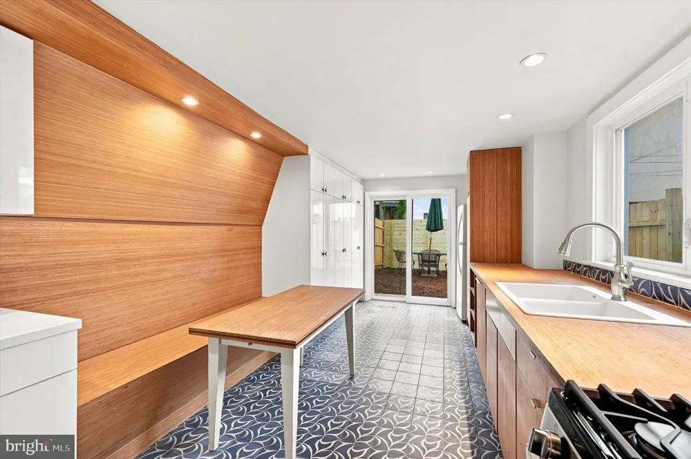 1136 3RD STREET Philadelphia, PA 19123