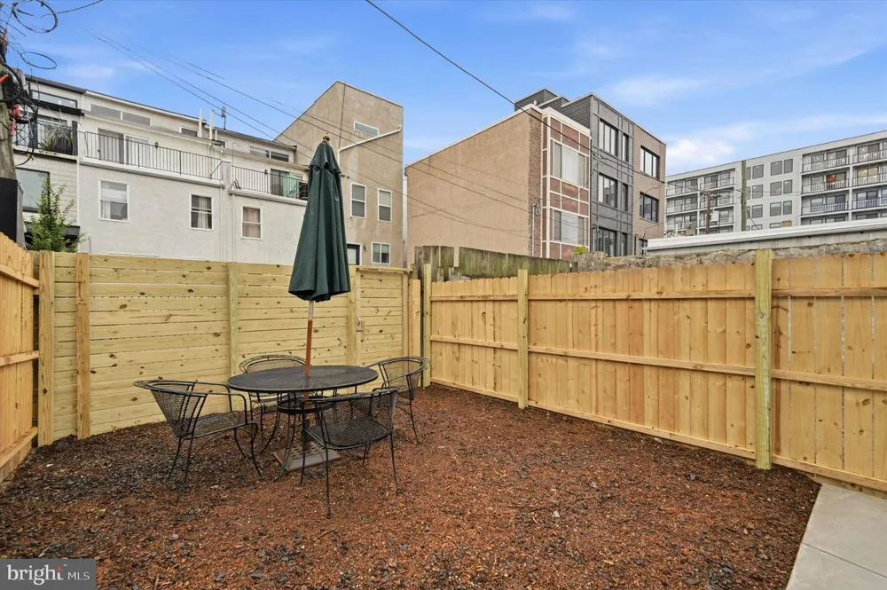 1136 3RD STREET Philadelphia, PA 19123