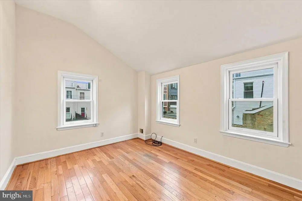 1136 3RD STREET Philadelphia, PA 19123