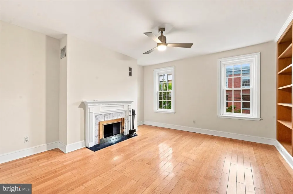 1136 3RD STREET Philadelphia, PA 19123