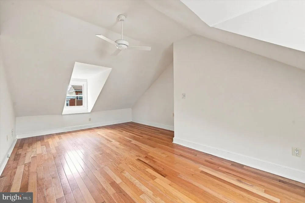 1136 3RD STREET Philadelphia, PA 19123