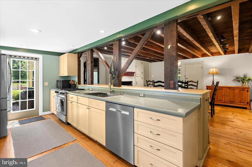 179 LINDBERGH ROAD Hopewell, NJ 08525