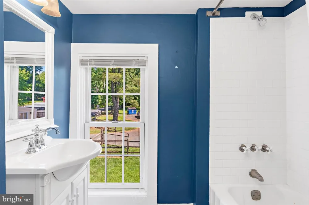 179 LINDBERGH ROAD Hopewell, NJ 08525