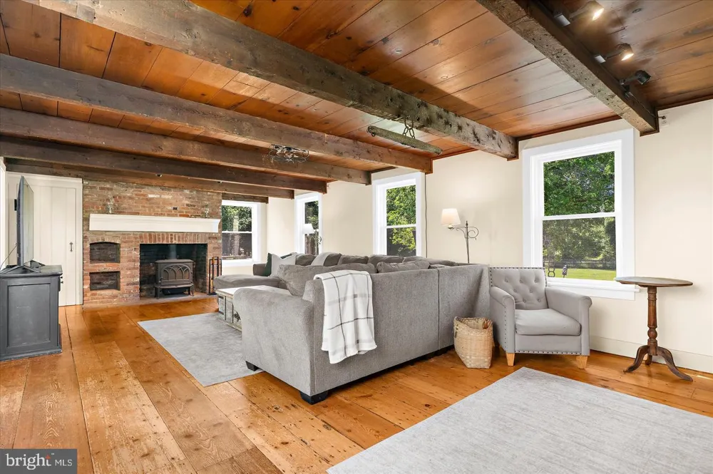 179 LINDBERGH ROAD Hopewell, NJ 08525