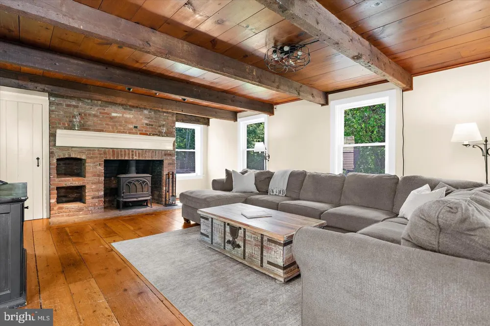 179 LINDBERGH ROAD Hopewell, NJ 08525