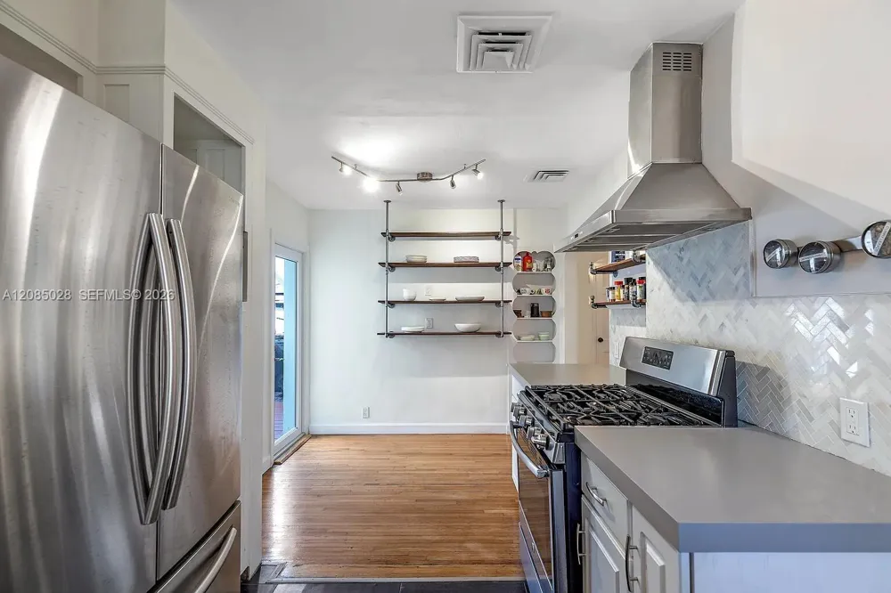 1621 NE 3rd Ct Fort Lauderdale, FL 33301