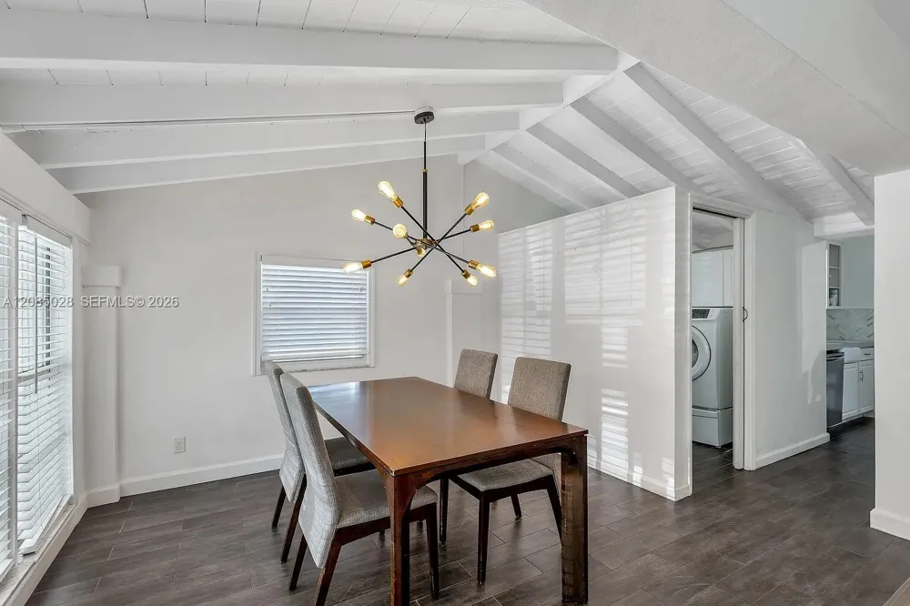 1621 NE 3rd Ct Fort Lauderdale, FL 33301