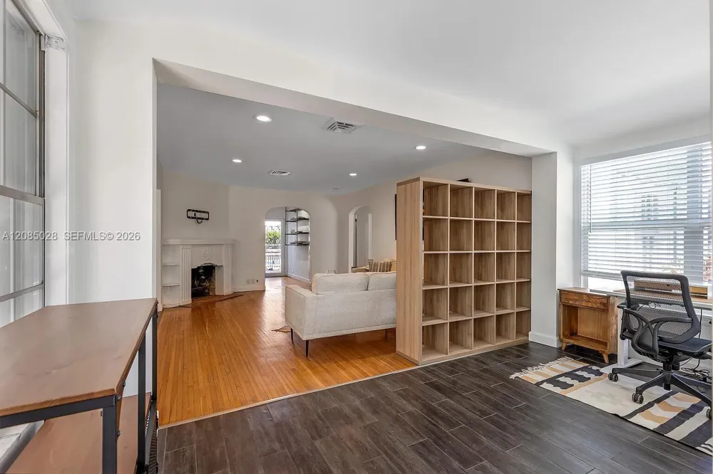 1621 NE 3rd Ct Fort Lauderdale, FL 33301