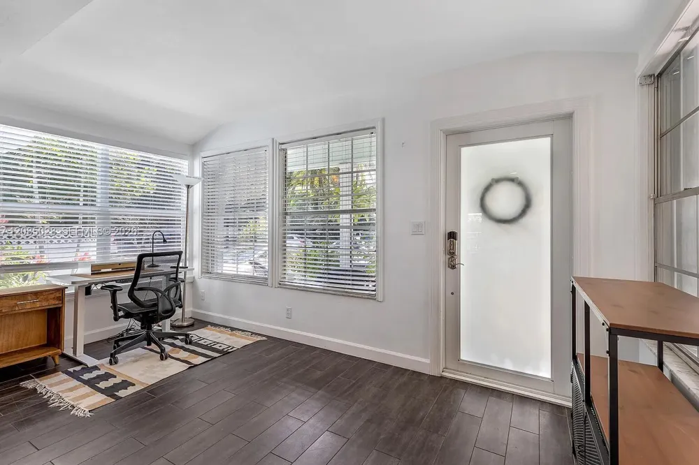 1621 NE 3rd Ct Fort Lauderdale, FL 33301
