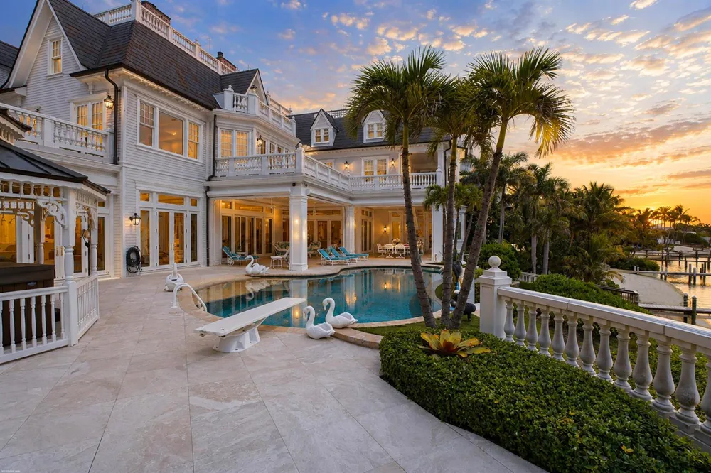 17667 SE Federal Highway Tequesta, FL 33469