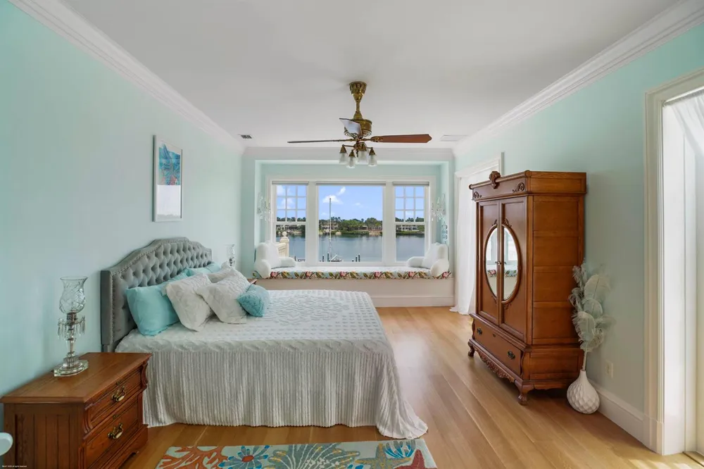 17667 SE Federal Highway Tequesta, FL 33469