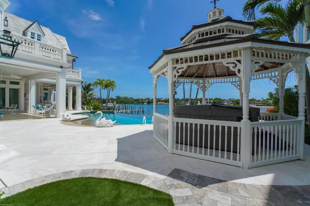 17667 SE Federal Highway Tequesta, FL 33469