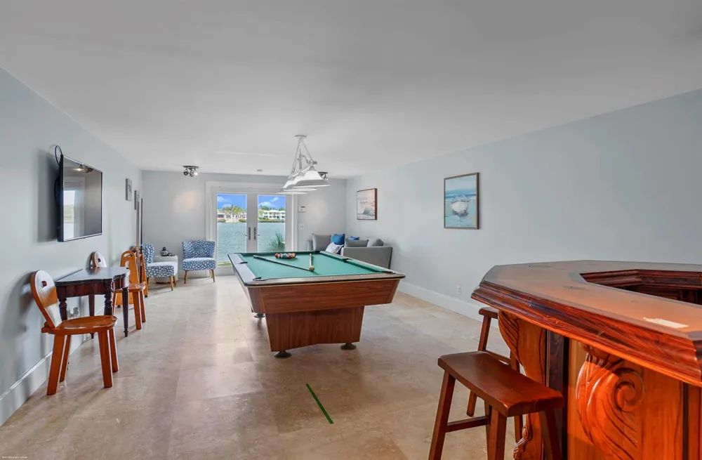 17667 SE Federal Highway Tequesta, FL 33469