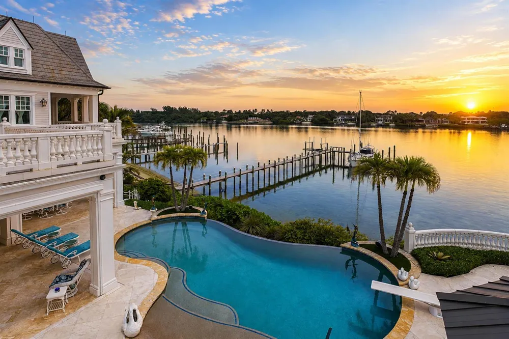 17667 SE Federal Highway Tequesta, FL 33469